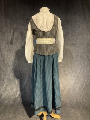 Narrator (female)