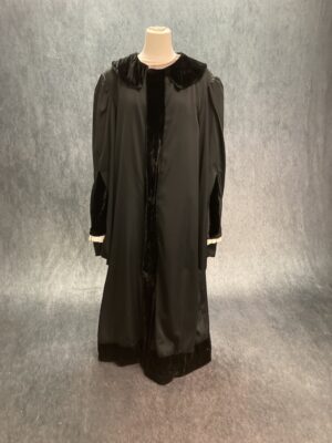 shakespearean black robe